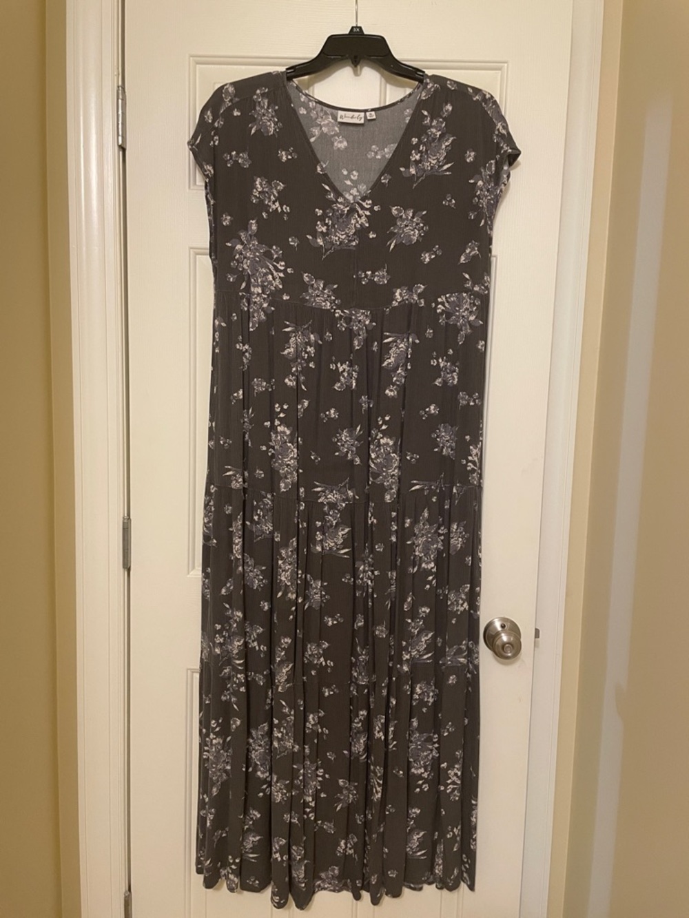 Wonderly Gray Floral V-Neck Maxi Dress